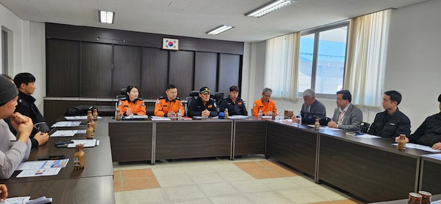 4.7. 홍천소방서, 화전농공단지 공장화재 예방 간담회 개최 (1).JPG