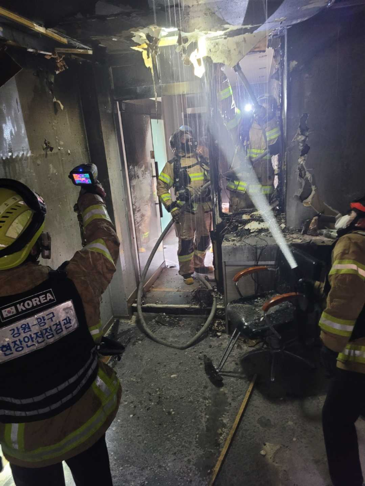 0908 양구 군부대 이발소 화재.jpg