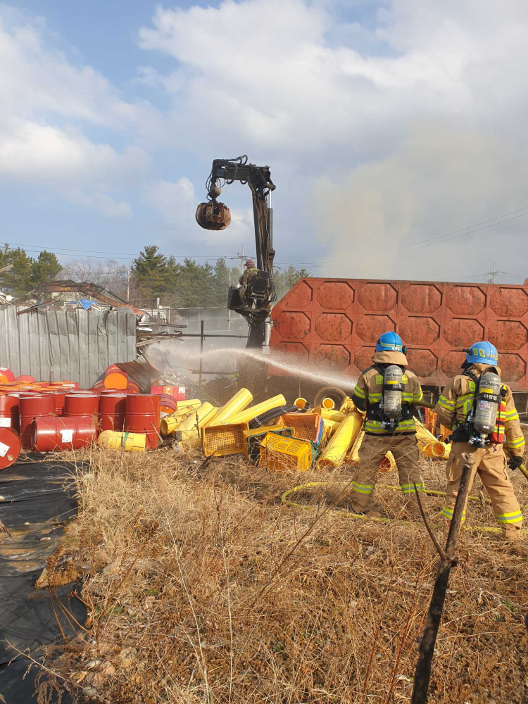 1434 동해 대구동 고물상 화재 2.jpg