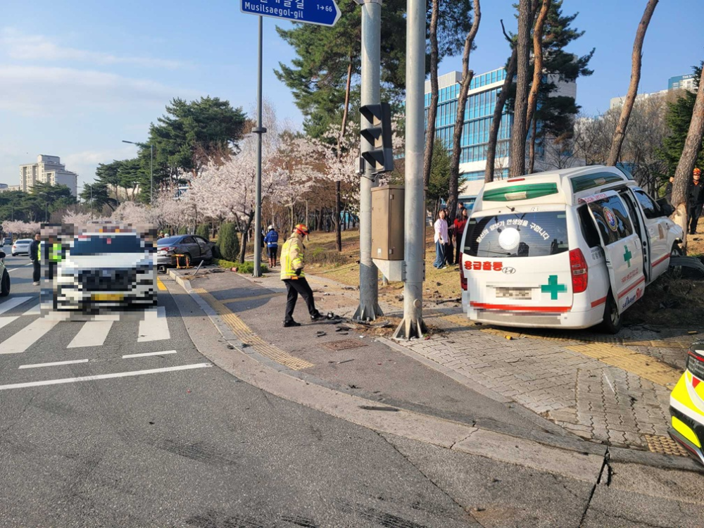 1652 원주 무실동 교통사고.jpg