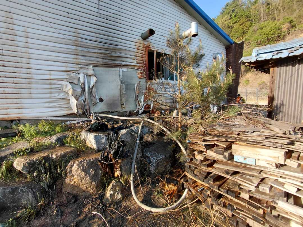 1724 횡성 공근면 삼배리 건물화재.jpg