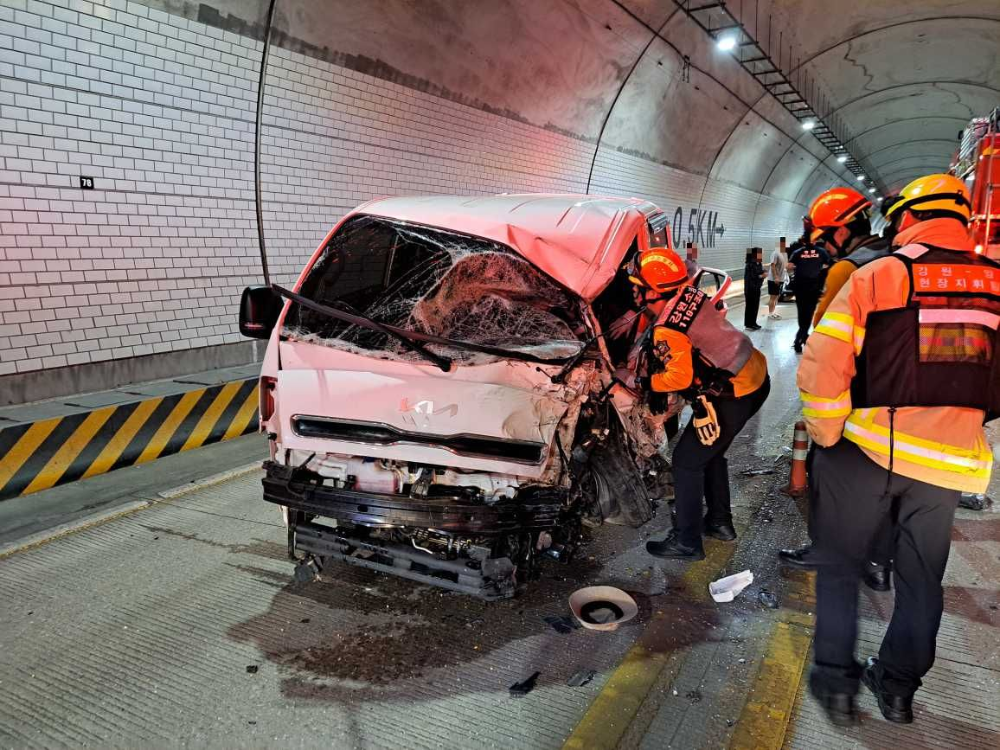 09.19.)웅진터널 교통사고1.jpg